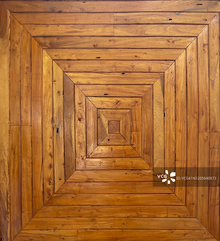 一块方形的木质面板，上面有木纹图案图片素材