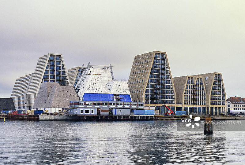 哥本哈根丹麦Trangravsvej运河的现代建筑图片素材
