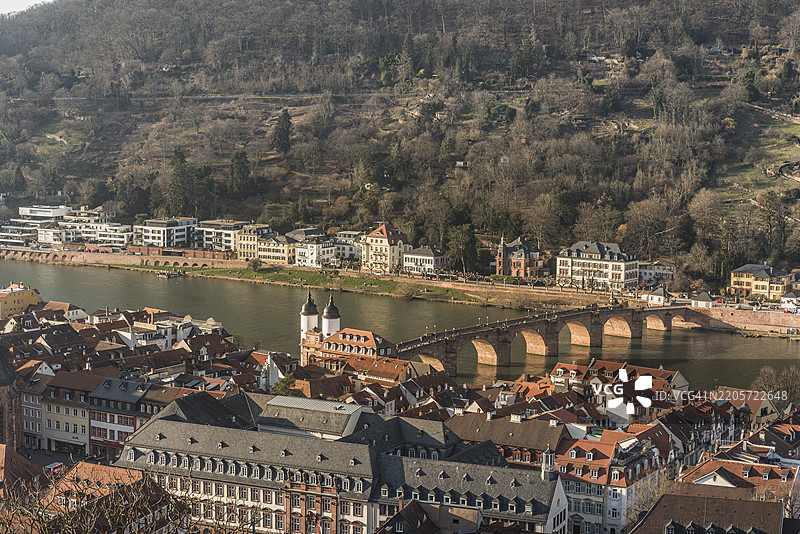 海德堡老城区的景观，老桥横跨内卡河，巴登-符腾堡州，德国，欧洲图片素材