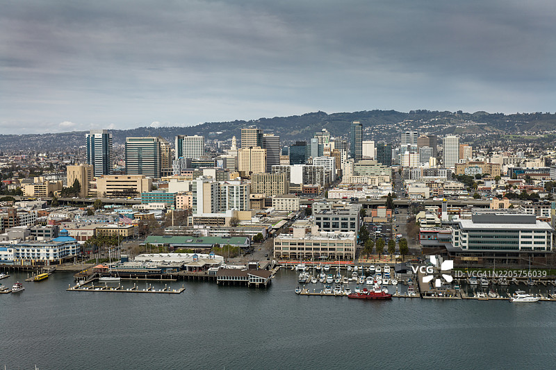 阴天的奥克兰市中心航拍图图片素材