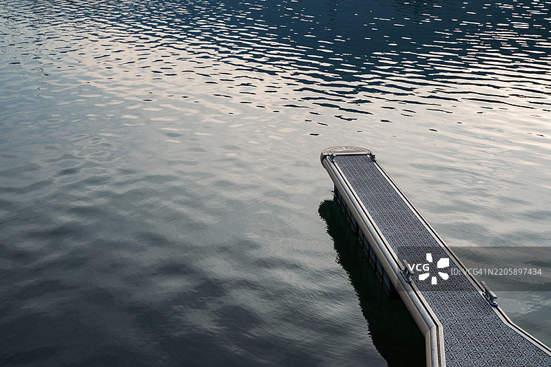 博尔热湖码头的停靠站图片素材