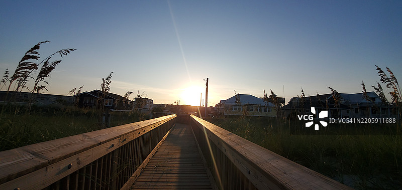 佛罗里达州纳苏县晴空下的桥梁景观图片素材