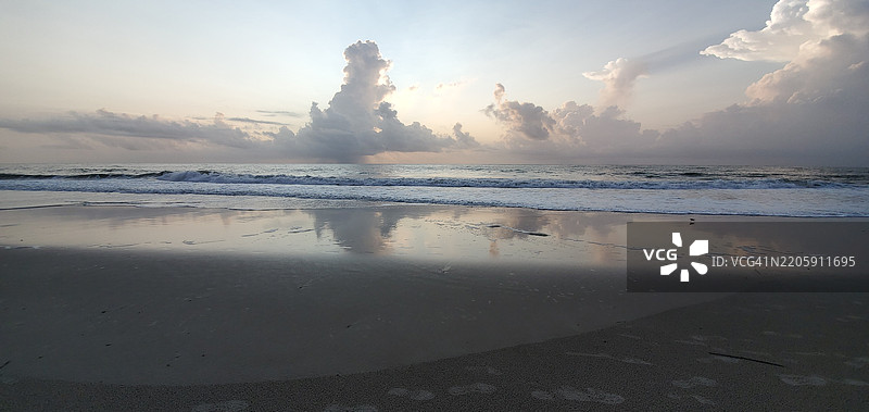日落时分，佛罗里达州纳苏县海面与天空的美丽景色图片素材
