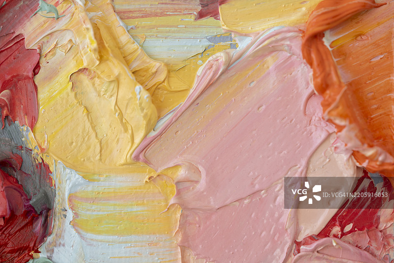 生动的油画颜料碎片展示了强烈的调色刀技法图片素材