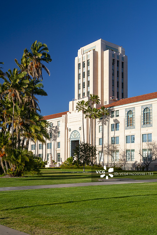 圣地亚哥 – 具有独特建筑风格的市政厅图片素材