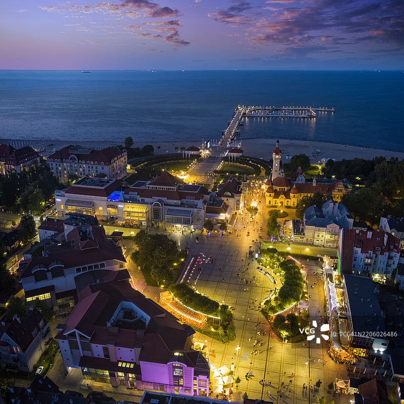 波兰的假期 - 波罗的海沿岸索波特疗养胜地的夜景图片素材