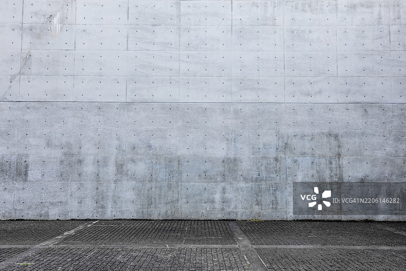 空荡荡的混凝土停车场图片素材