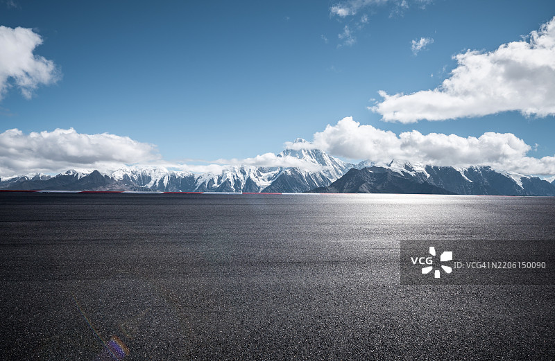 雪山公路图片素材