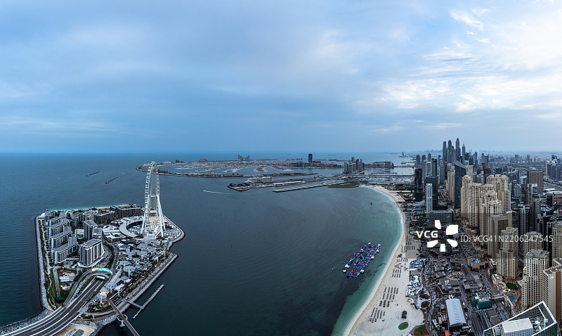 迪拜阿拉伯海的全景黎明景色图片素材