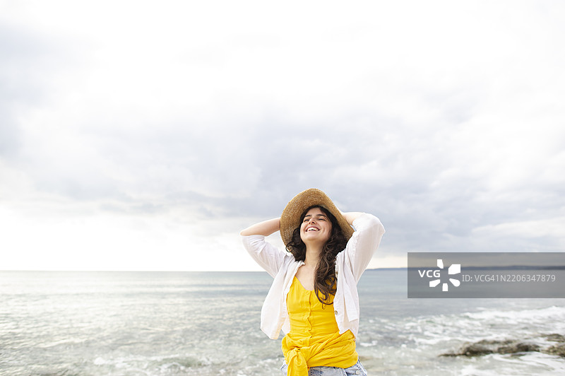 无忧无虑的海边时光图片素材