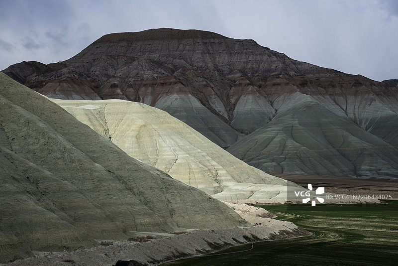 安卡拉的纳尔利汉，少女山自然遗迹：色彩斑斓的自然地质 formations图片素材