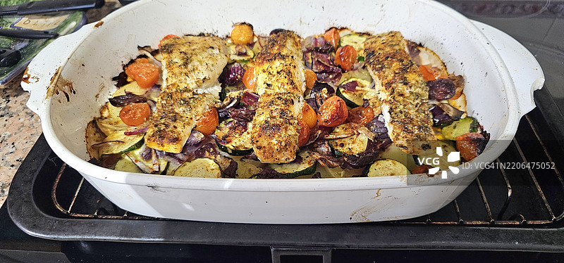 鳕鱼烤制图片素材