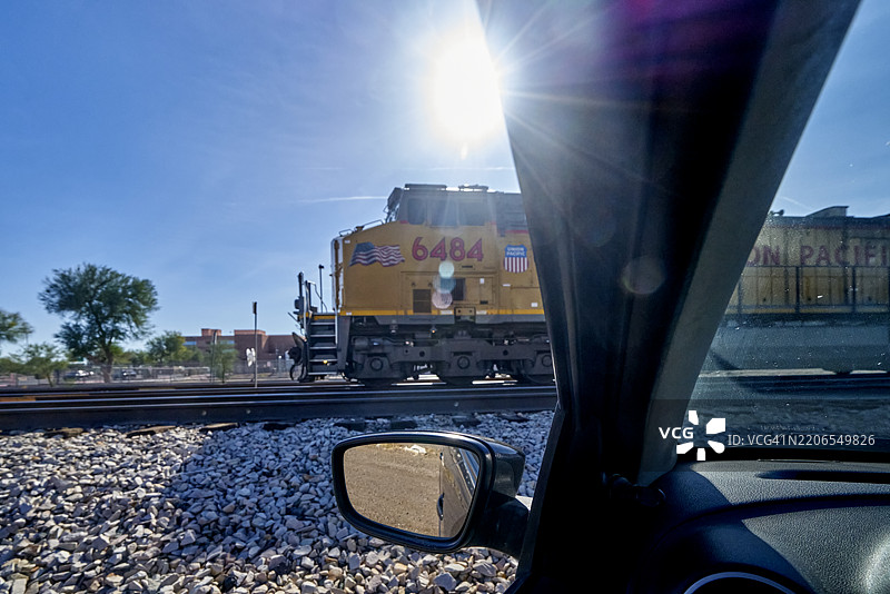 联合太平洋货运列车。亚利桑那州凤凰城。美国图片素材