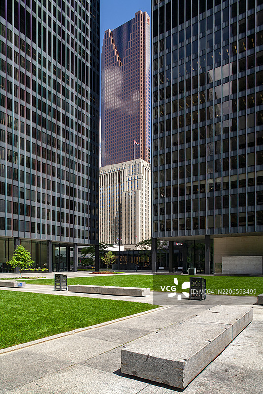 斯科舍广场：多伦多金融区的后现代标志图片素材