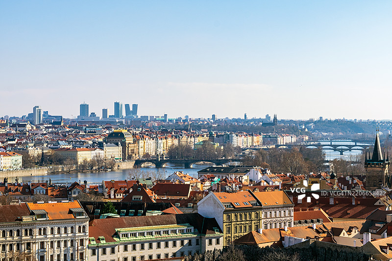 布拉格全景，伏尔塔瓦河上的桥梁 - 捷克共和国布拉格图片素材