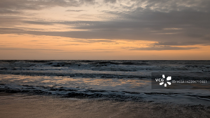 乔治亚州查塔姆县日落时分海洋与天空的美丽景色图片素材