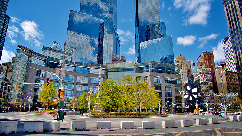 新冠病毒期间的哥伦布圆环。空荡荡的城市街道。没有人。图片素材