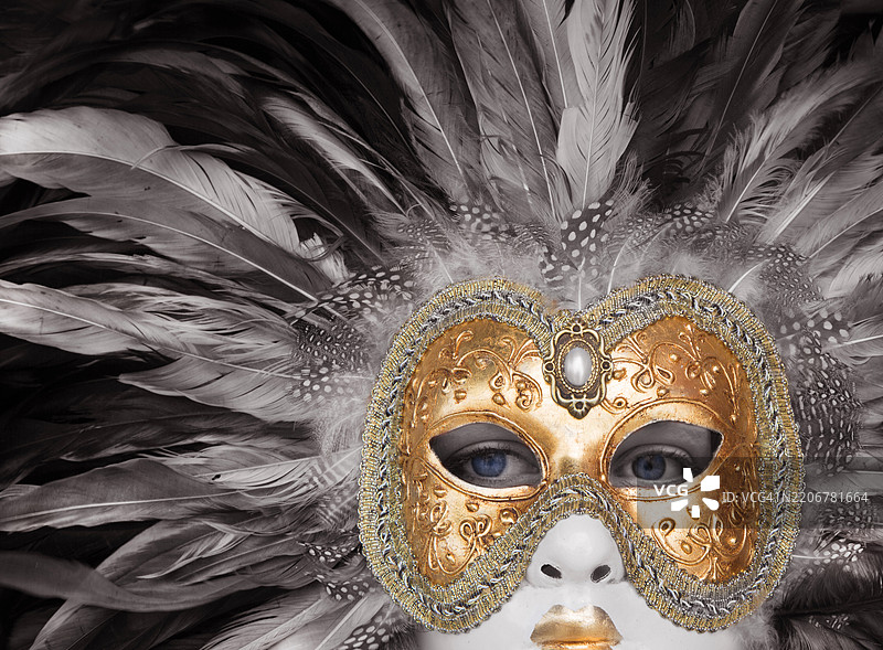威尼斯，女性佩戴华丽的狂欢节面具图片素材