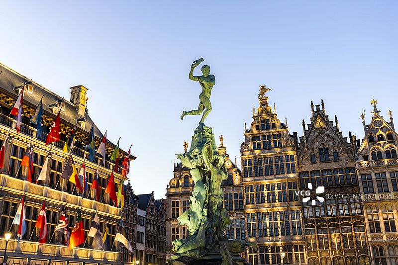 安特卫普的大广场与喷泉，实时展示图片素材