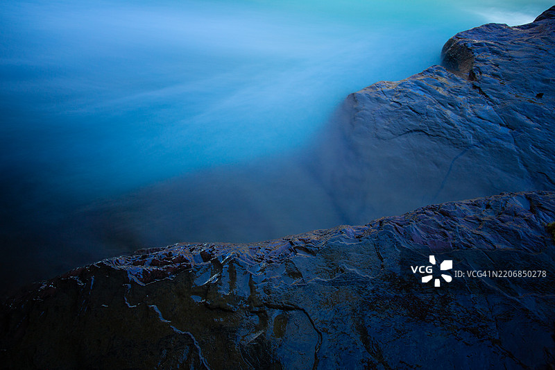 圣玛丽瀑布的力量与宁静的平衡图片素材