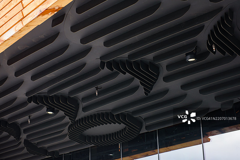 装饰风格的天花板，灯柱。图片素材