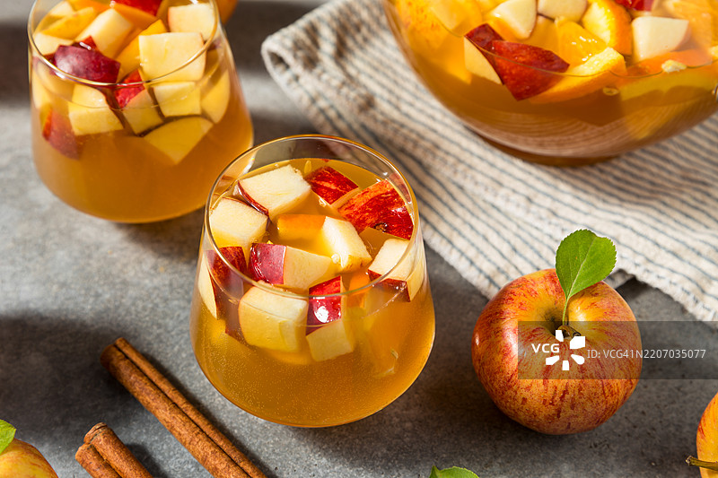 清爽的苹果酒桑格利亚鸡尾酒，美国，USA图片素材