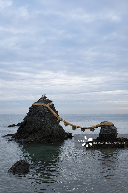 日本三重县伊势市的夫妇岩晨景图片素材