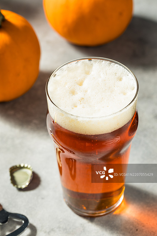 清爽的冷南瓜艾尔手工啤酒，美国图片素材