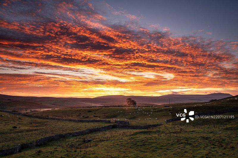 在里布尔斯代尔的戏剧性日出图片素材