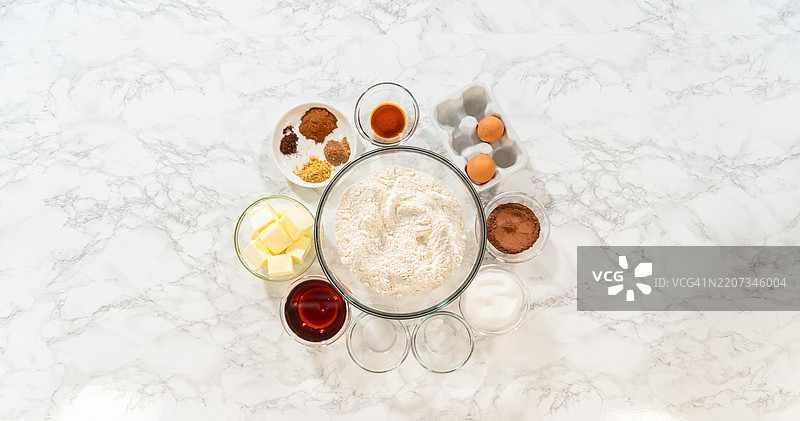 淡姜饼饼干，带有微妙的香料风味图片素材