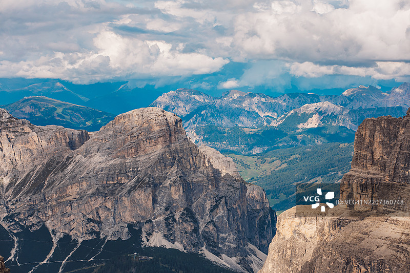 多洛米蒂山脉图片素材