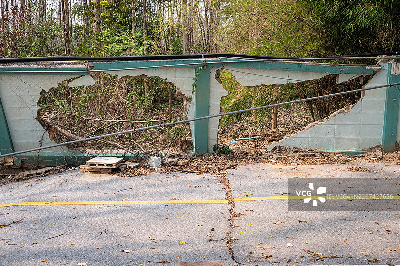 泰国清莱省因地震导致的墙体倒塌。图片素材