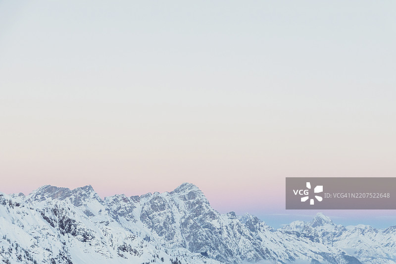 黄昏时分，萨尔巴赫-兴特格莱姆，皮茨高，奥地利的雪山景观图片素材