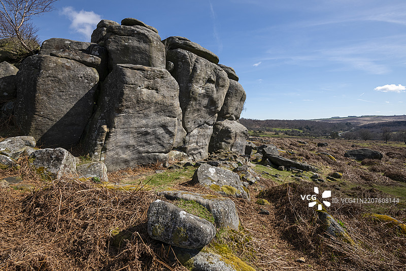 在峰区国家公园的比尔琴边缘下方的砂岩露头图片素材