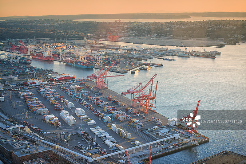 西雅图港在美丽的日落时分图片素材