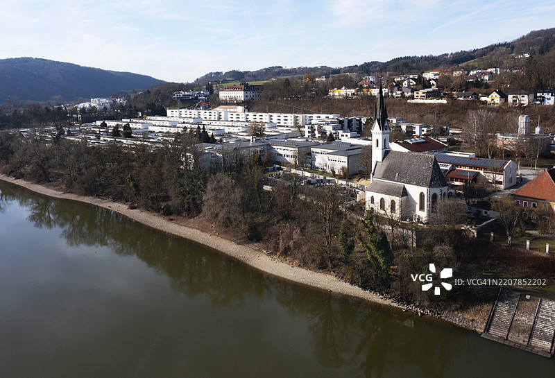 无人机图像，住宅区，公寓楼和高层住宅，普赫瑙，林茨地区，多瑙河，上奥地利，奥地利，欧洲图片素材