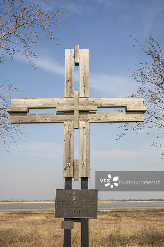 奥地利布尔根兰州，湖诺伊西德尔，塞维因克尔国家公园的阿波斯特尔十字架图片素材