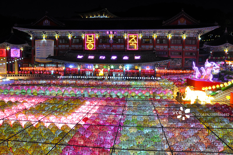 釜山三光寺的佛诞节夜间灯笼节图片素材