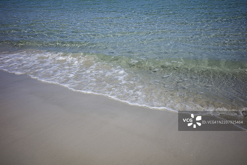 塔斯马尼亚州玛丽亚岛国家公园的美丽海滩，水晶般清澈的海水图片素材