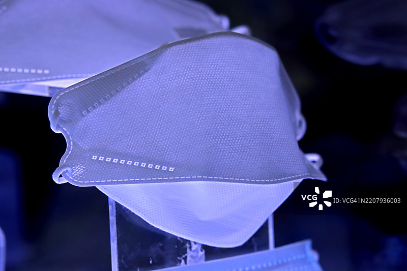 白色防护口罩的特写镜头图片素材