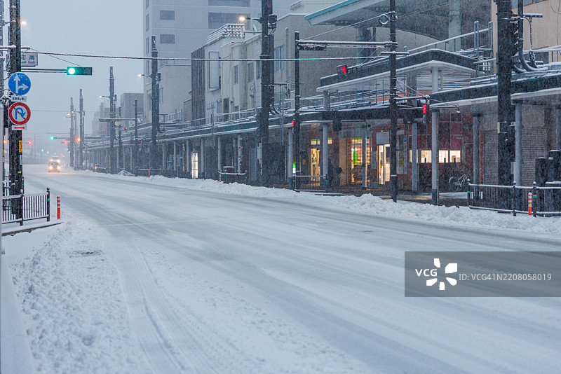 日本鸟取的雪景街道图片素材