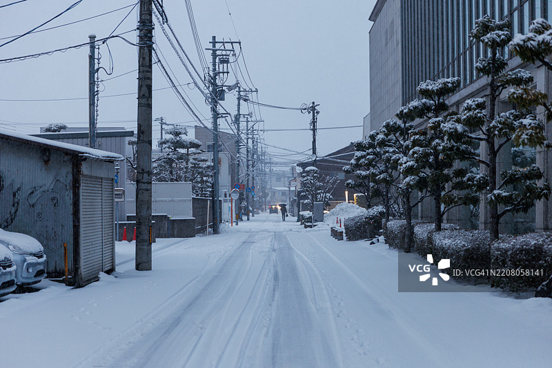 日本鸟取的雪景街道图片素材