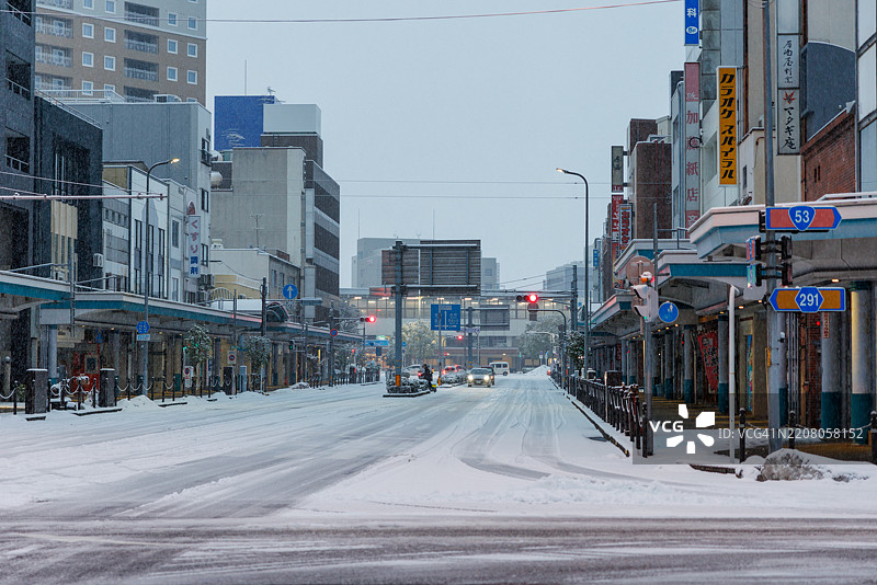 日本鸟取的雪景街道图片素材