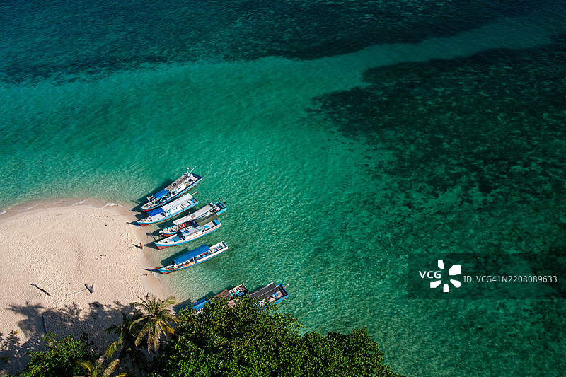 停泊的木船，贝利东岛图片素材
