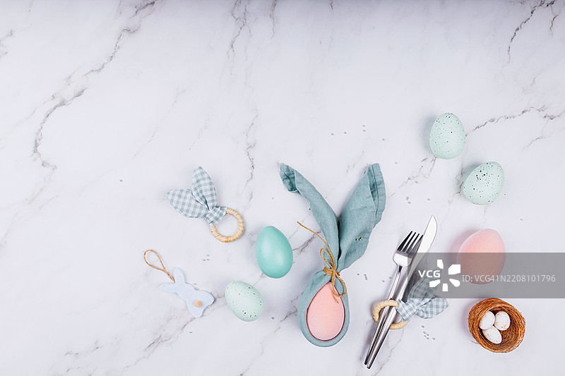 复活节主题的蓝色和粉色柔和色调组合图片素材