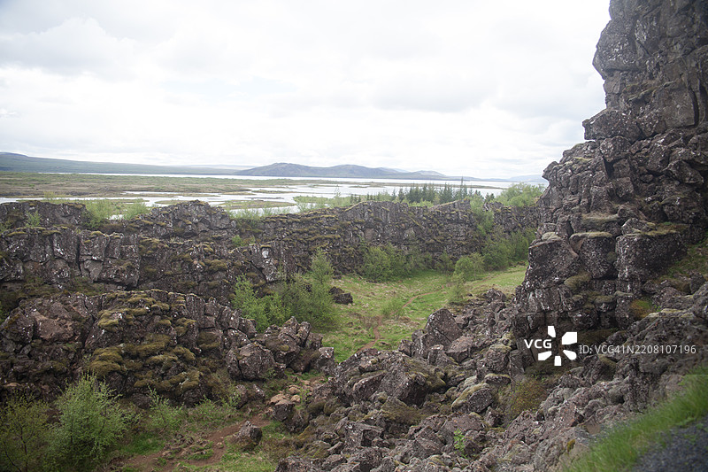 冰岛的辛格韦德利国家公园，构造断层图片素材