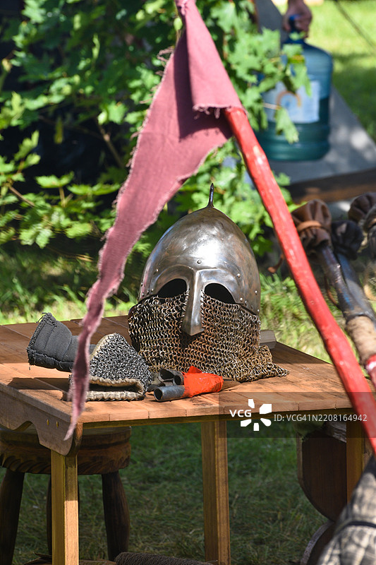 桌子上的面具特写图片素材