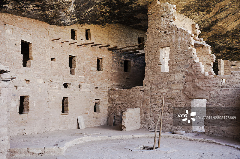 科罗拉多州梅萨维德国家公园的云杉树屋遗址图片素材