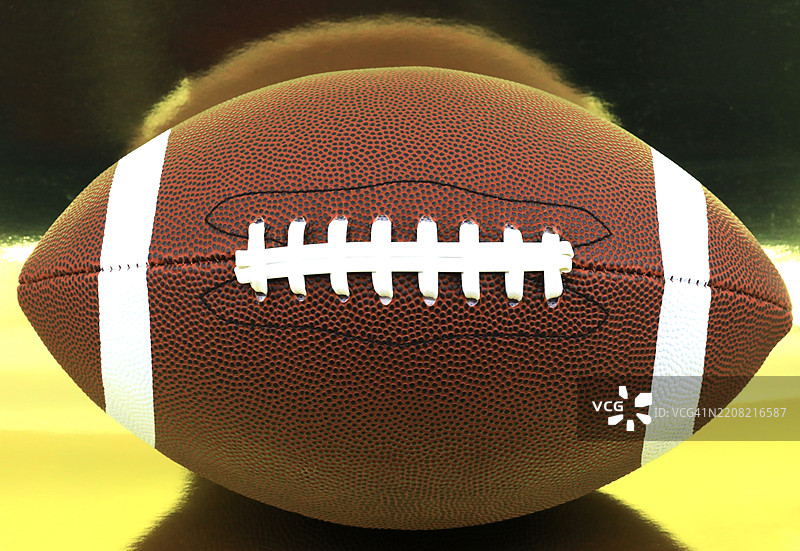 皮革足球比赛用球孤立展示图片素材