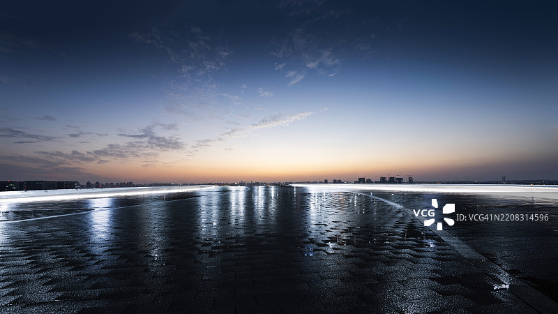 城市停车场和道路图片素材